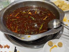 -乡土特色.冷锅鱼.牦牛肉汤锅