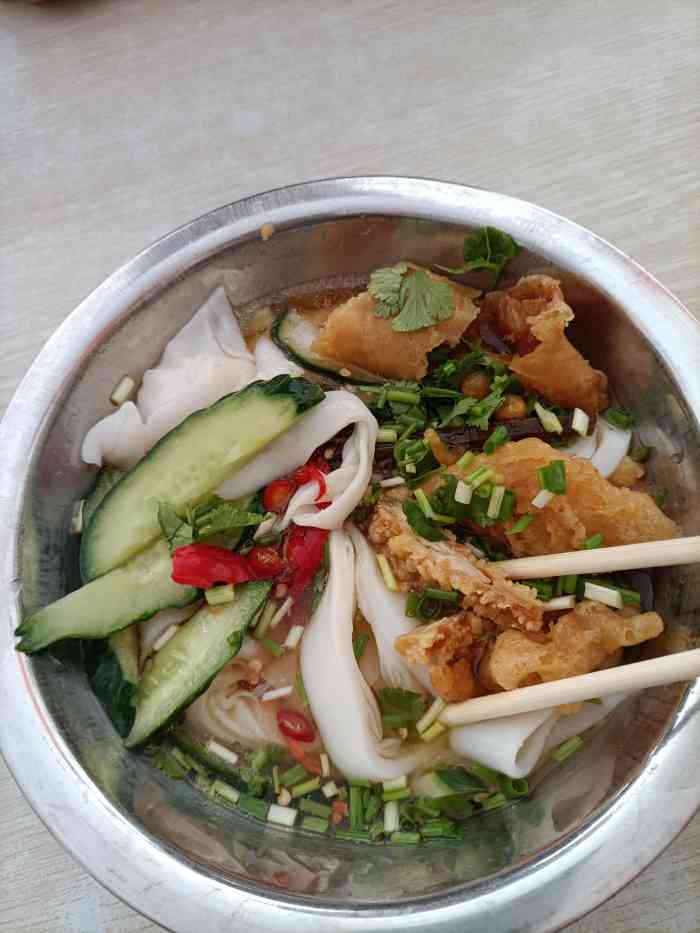 邹家宾阳酸粉(西关店)-"跟朋友汇合后两个人都还没吃东西,就决定去.