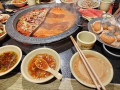 -宽板凳老灶火锅(台湾街店)