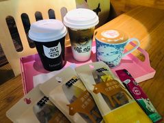 -喵屿·大理花园猫咖