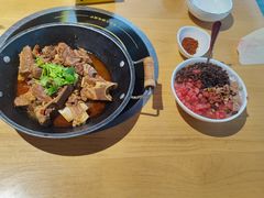 -大众跷脚牛肉馆·非遗传承单位(峨眉山店)