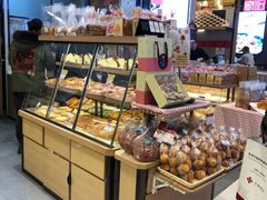 面包甜点陈列柜-山崎面包(苏州中心店)