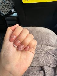 -花岐款式专研健康美甲沙龙