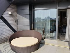 -上海滴水湖皇冠假日酒店