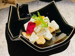 凤梨虾球-穹六人间 people 6(岳阳路店)
