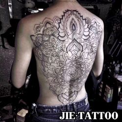 美女满背梵花二阶.“未完待续” 目前工作15小时.下次继续 纹身师：杰Tattoo刺青_唐·大屁 TinJinChina_中国天津-杰TATTOO刺青