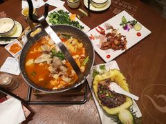 -老滇山寨•云南特色菜•地方菜•民族风情歌舞表演(金碧店)