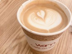 暖白-Cafe on warm(丹霞店)