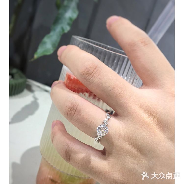 女孩们的梦中情戒就长这样吧✅