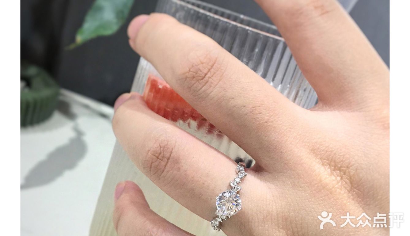 女孩们的梦中情戒就长这样吧✅