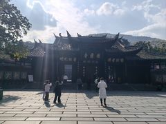 -峨眉山报国寺