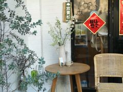 -彳亍咖啡·这里(水湾路店)