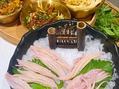 -老房老舍重庆火锅(假日城市店)