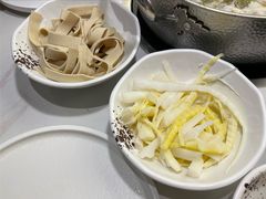 -德林酸菜鱼火锅(南丹店)