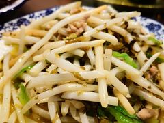 太湖芦苇根炒肉丝-呼吸森林·生态农庄农家乐私房菜