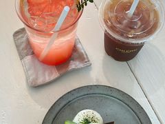-彳亍咖啡·这里(水湾路店)