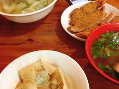 牛肉汤-潘国仙耳光馄饨(黄家阙路店)
