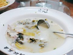 -严记小天府酸菜鱼(西四路店)