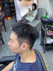 -藤野造型专业烫染接发