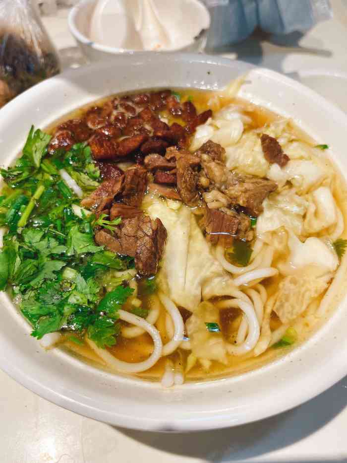 花溪王记牛肉粉(都司路店)-"前几年来贵阳的时候就有吃过这家,念念不