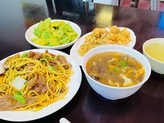 沙茶牛肉面-古早人小吃店(黄河北路店)