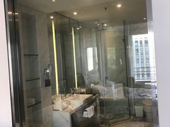 -上海漕河泾万丽酒店