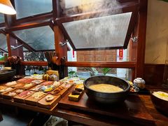 -银米·云南传统过桥米线(双廊黑金冠店)