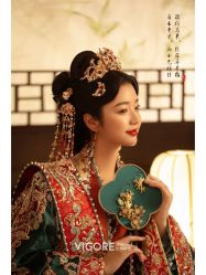 -雪中彩影婚纱摄影·微光艺术中心