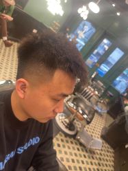 -海文先生国潮烫染男士理发馆