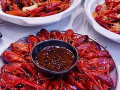 -肥小宝·金牌油焖大虾(襄阳龙虾地标店)