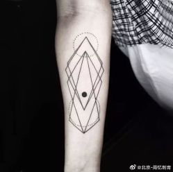 点击看大图 -九纹龙纹身馆