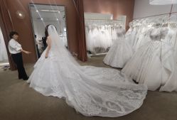 -派丽莫Pellimo原创设计婚纱品牌