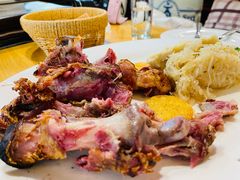 德式脆烤猪膝配酸菜土豆泥-巴伐利亚啤酒坊(意式风情街店)