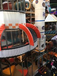 点击看大图 -嗨翻Hi-Fun竞技主题乐园·蹦床团建生日聚会(五棵松华熙店)