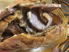 烧饼加肘子-老北京烧饼夹肉(北洼路店)