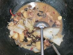 -哈尔滨东北铁锅炖(都督街店)