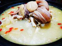 -陆记牛庄·碳锅龙虾烧烤(爱上花园店)