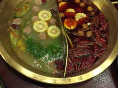 -重庆爽翻天老火锅(临平万达广场店)