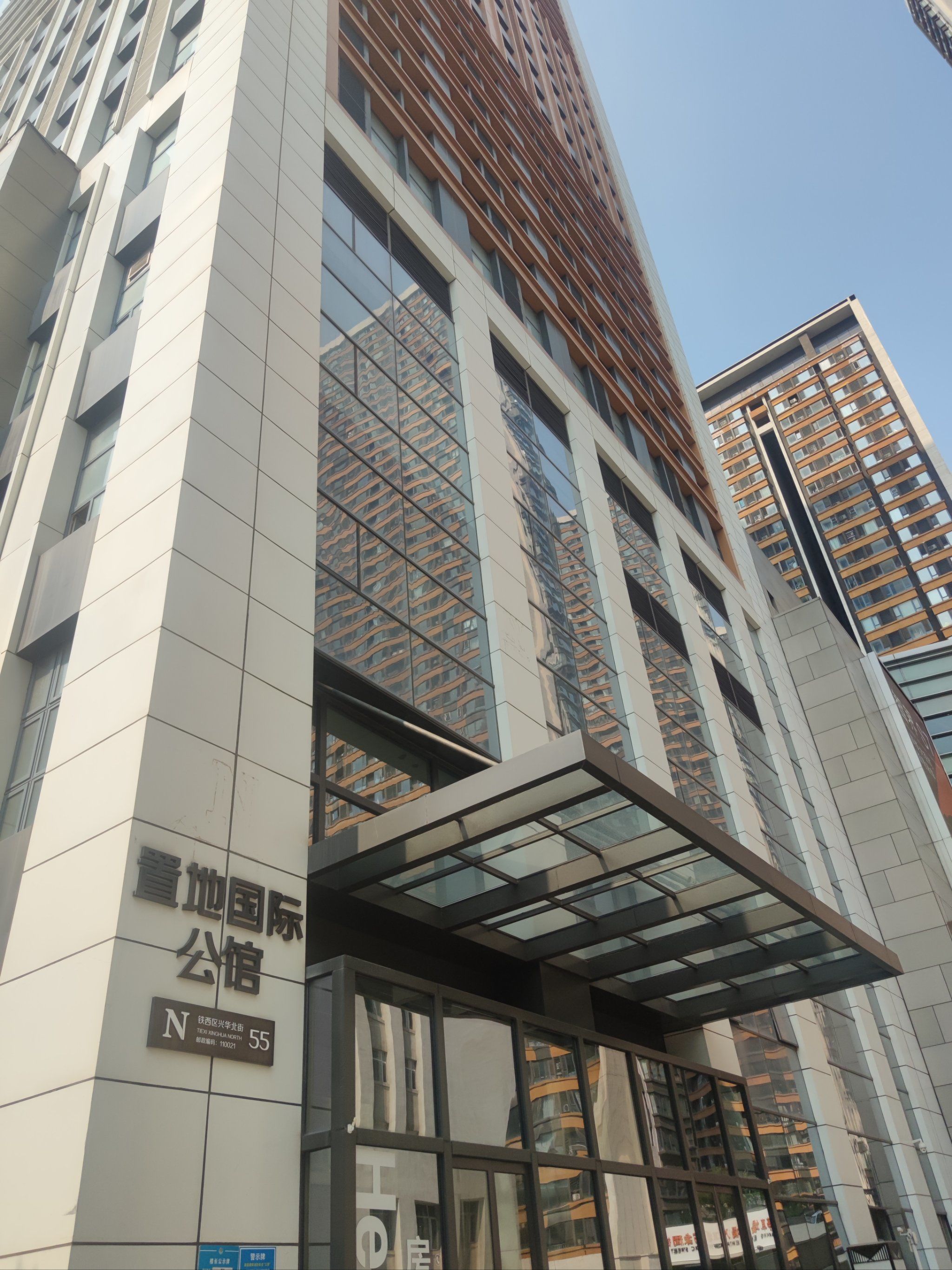 今天我在大厦里迷路了