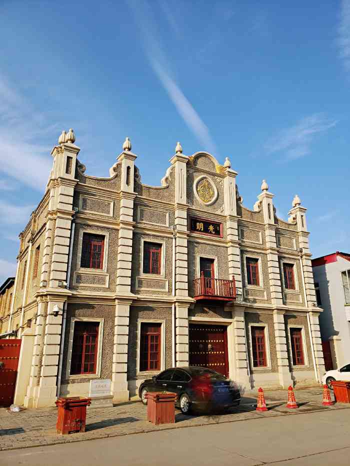 光明戏院-"适合带姥姥姥爷来看～年轻人可能不太懂这.