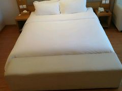 -全季酒店(郑州建设路碧沙岗地铁站店)