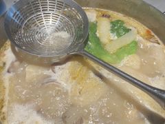 -尚尚仙·酸汤猪手·猪肚鸡火锅(华联万柳购物中心店)