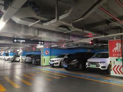 -金虹桥国际中心·停车场