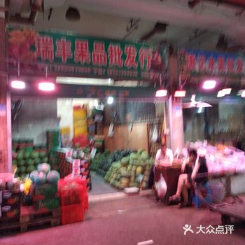 曾几何时,草埔这边的农批市场可算是深圳最大的