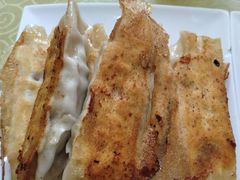虾仁肉三鲜锅贴-春水锅贴·传统鲁菜(大明湖店)