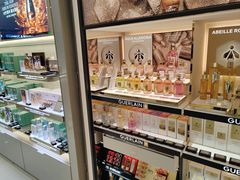 -cdf免税店(广州白云国际机场店)