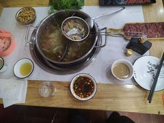 -田村·酸汤鲜牦牛肉火锅(布达拉宫广场店)