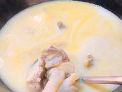 -鲜入围煮花胶鸡海鲜火锅