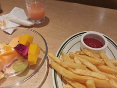 -菲滋意式餐厅(富阳东方茂店)