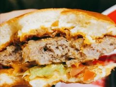 经典肉酱汁汁厚作牛肉汉堡-肯德基(新塘乐购店)